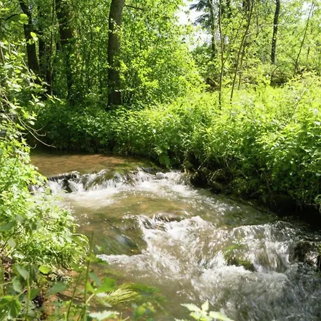 Dom wakacyjny By High Fens Trails, Cleaning Included